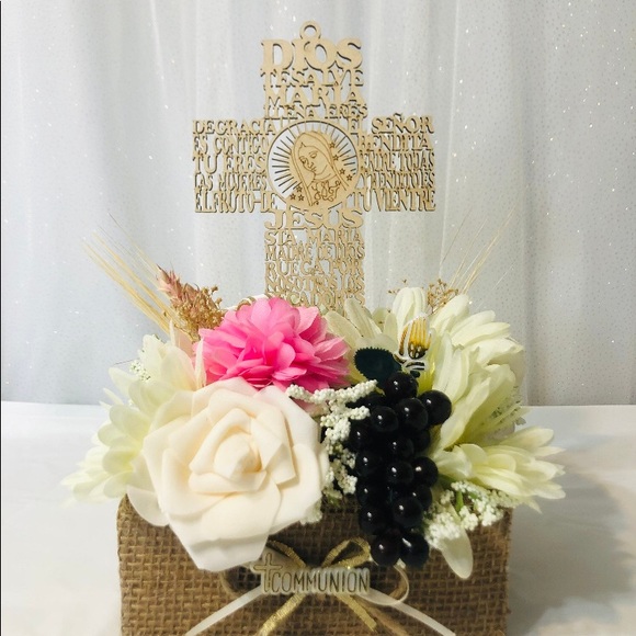 Baptism Floral Centerpieces, First Communion F. - Picture 4 of 9